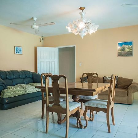 Diamond Villa Guest House مونتيغو باي المظهر الخارجي الصورة
