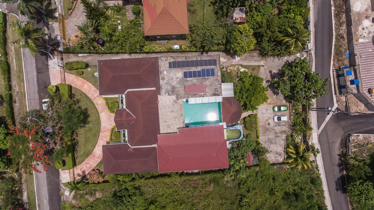 Diamond Villa Guest House مونتيغو باي المظهر الخارجي الصورة